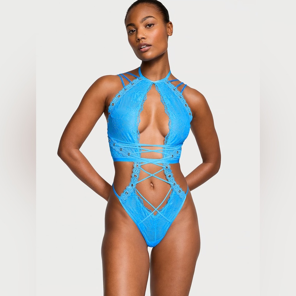 Victoria’s Secret VERY SEXY High-Neck Rose Lace & Grommet Strappy Teddy